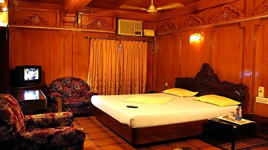 Hotel Sagar Kambam エクステリア 写真